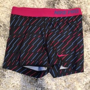 Women’s Nike Pros, size medium!